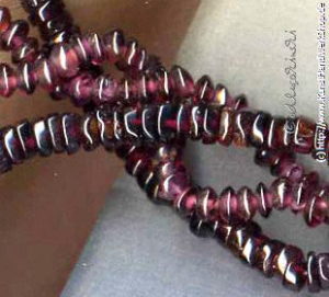 Dunkelroter Granat